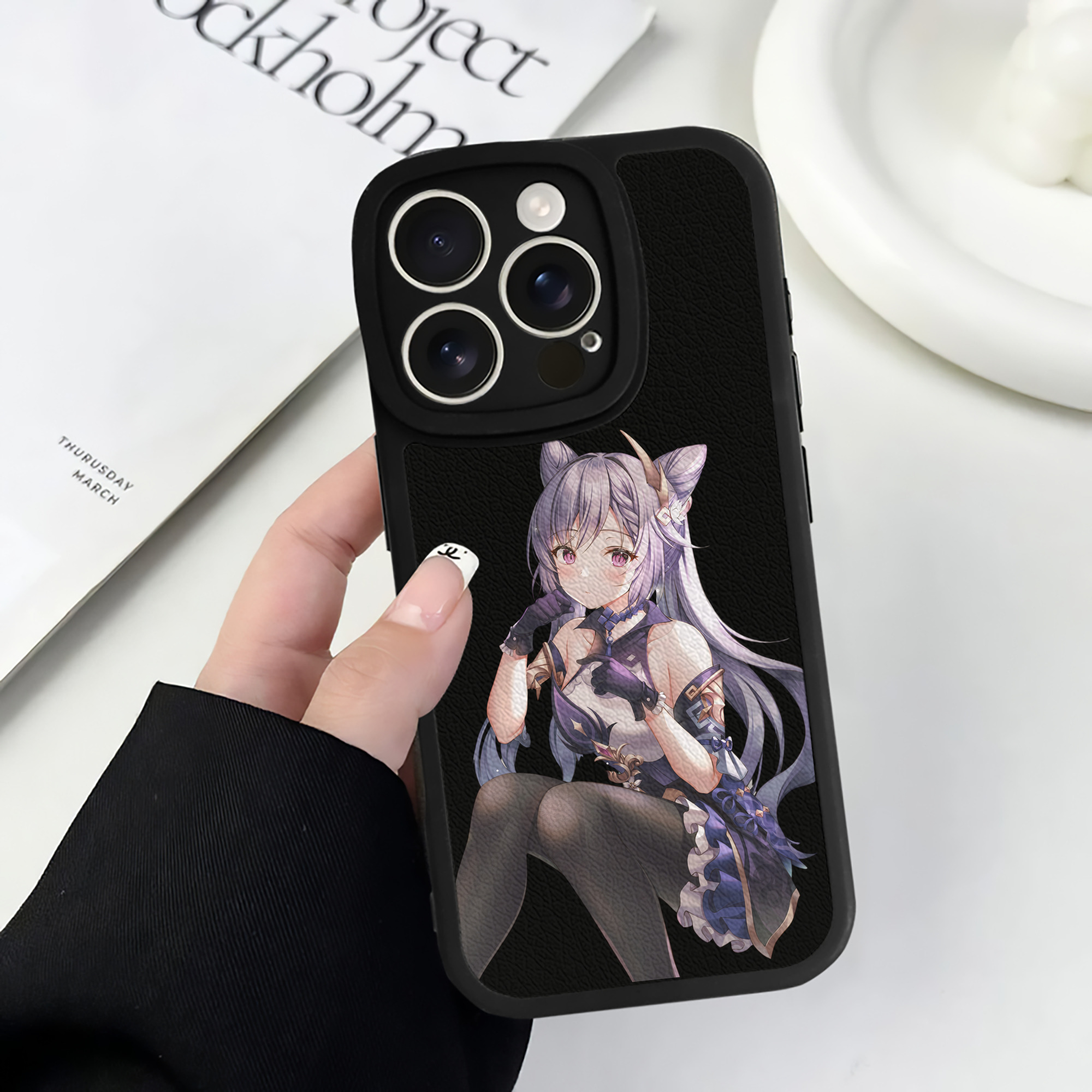 げんし神 刻晴 こくせい genshin Kokusei 【iPhone 16シリーズ対応】シリコンスマホケース（レザー調） 材質：シリコン